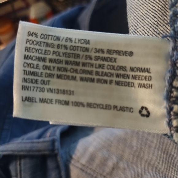 Universal Thread Skinny Jeans, Size 26WR, Medium Wash - Picture 6 of 7